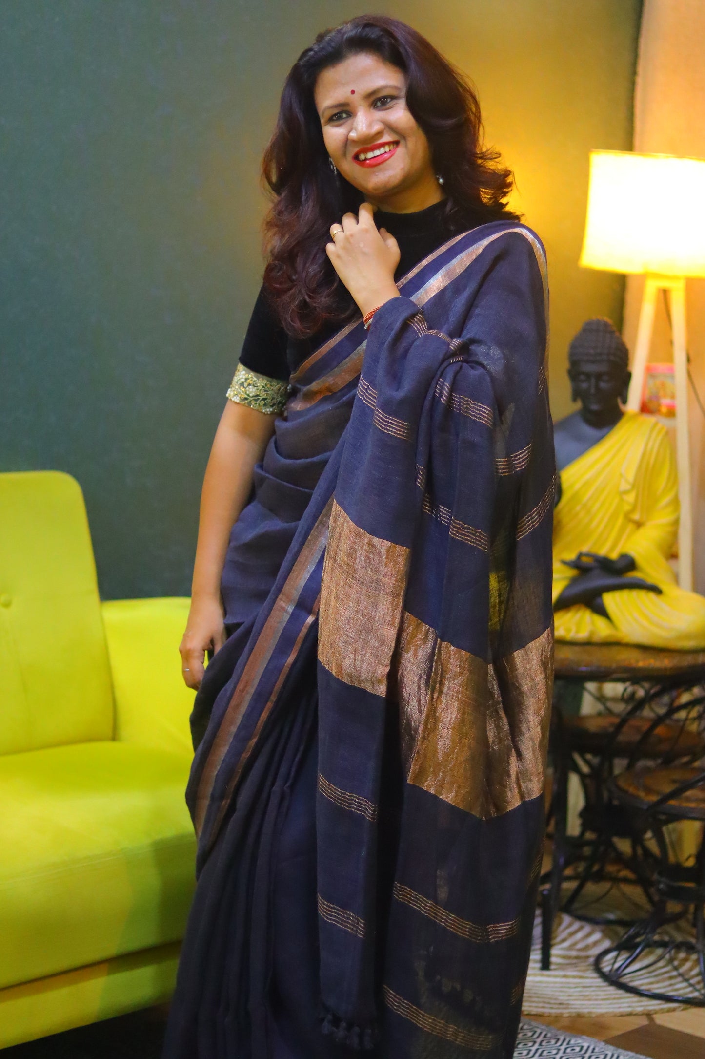 Tamra kanya- Black linen saree