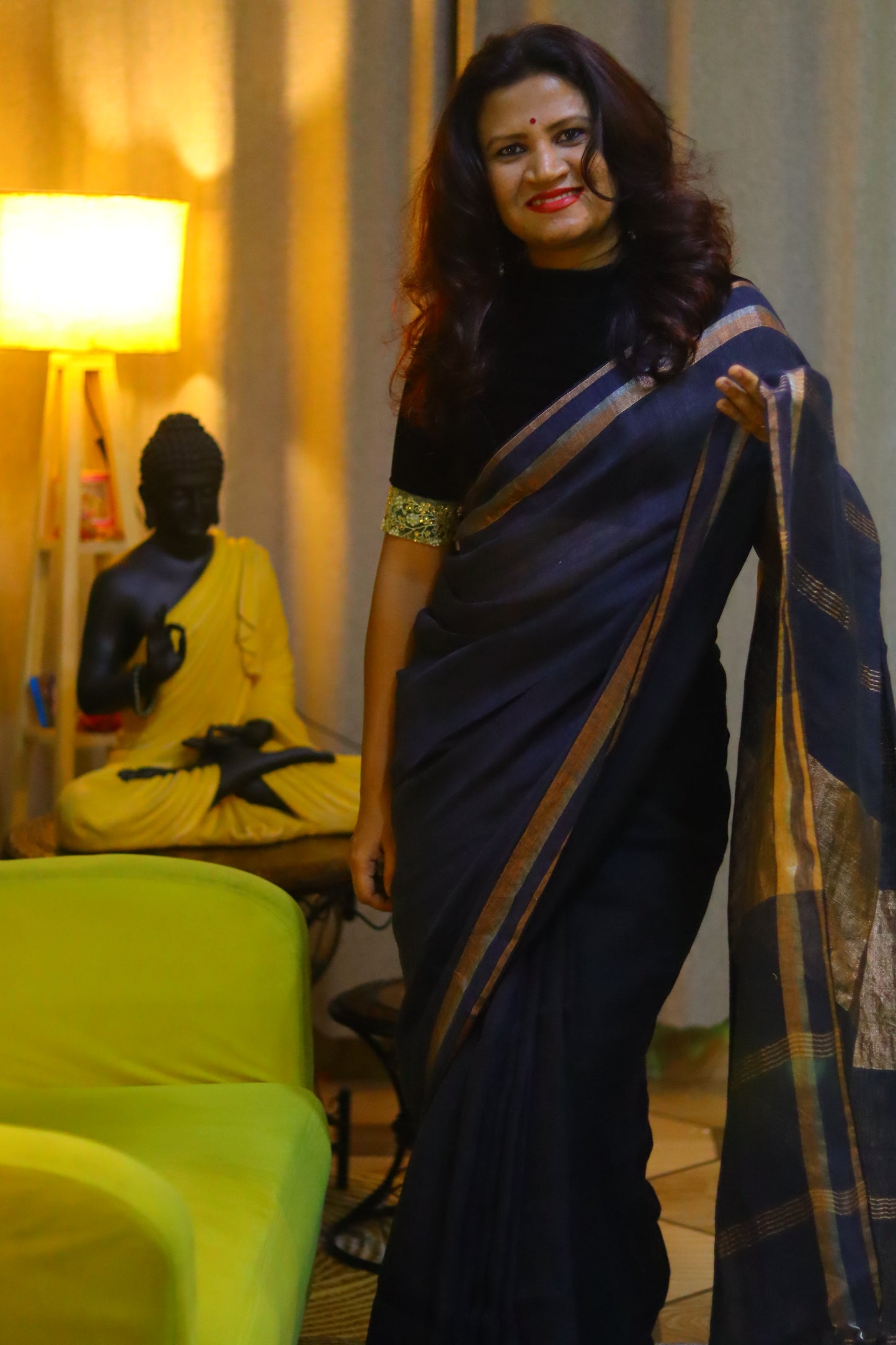 Tamra kanya- Black linen saree
