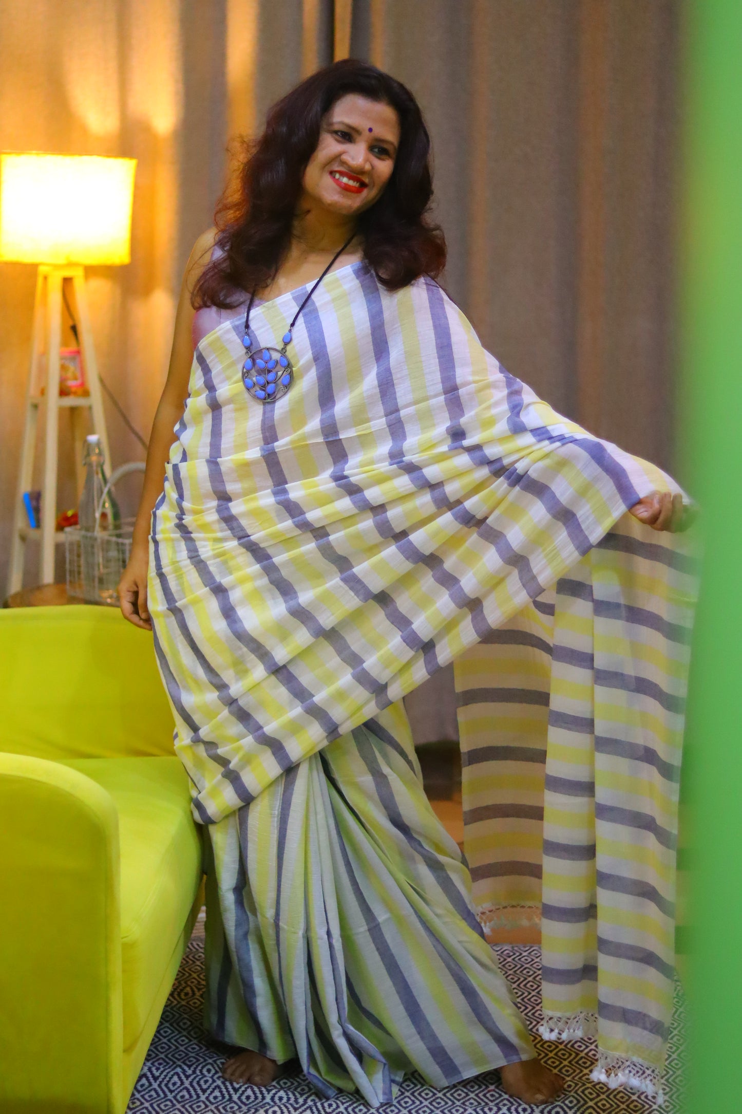 UnParallel beauty- white yellow blue stripes