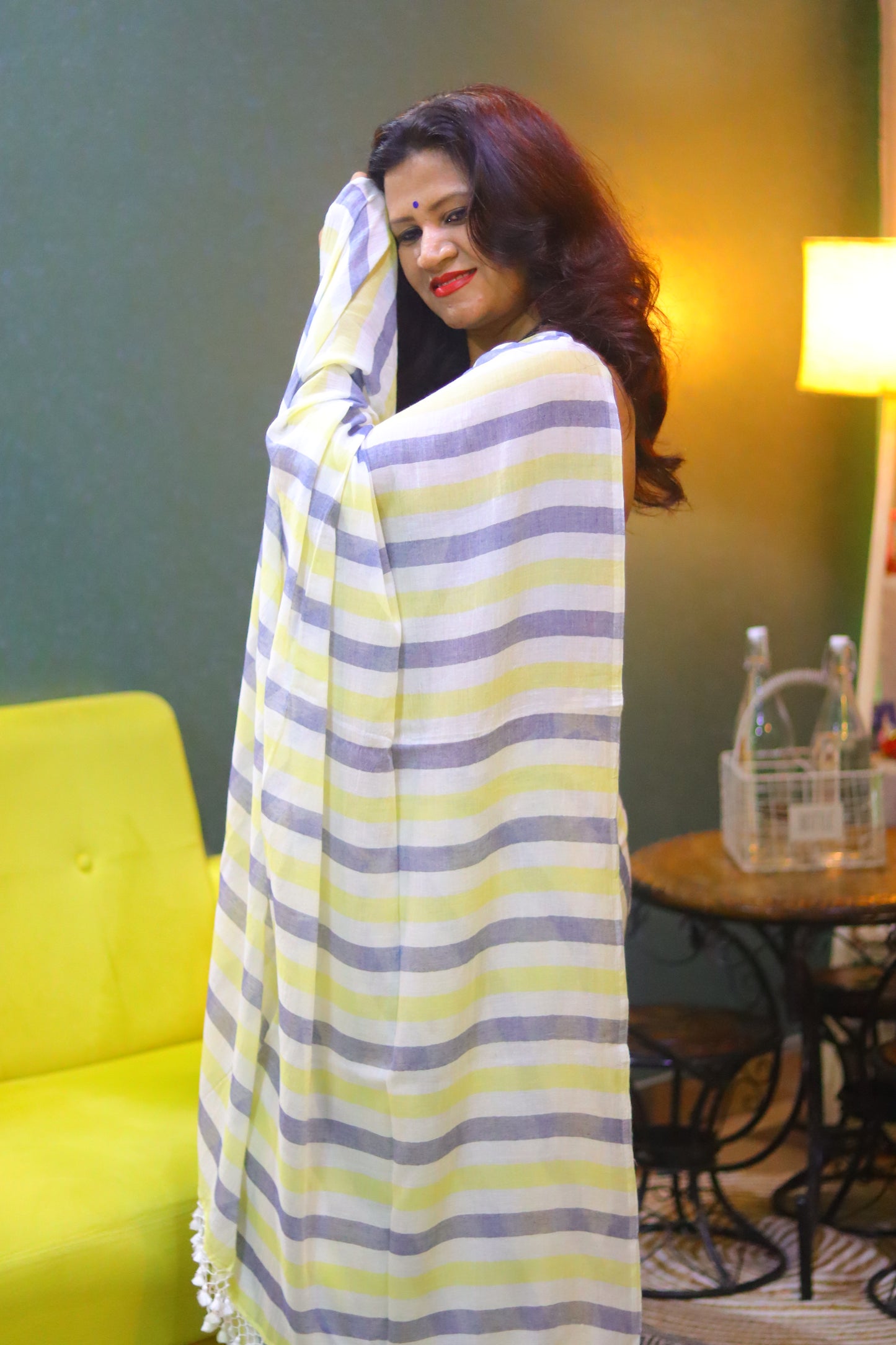 UnParallel beauty- white yellow blue stripes